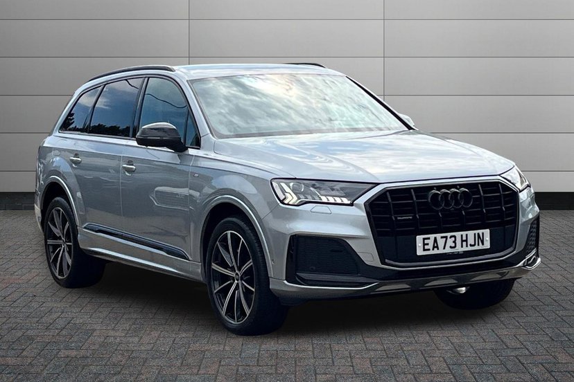 Audi Q7 listing photo