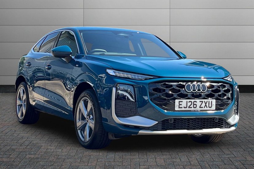 Audi Q3 listing photo
