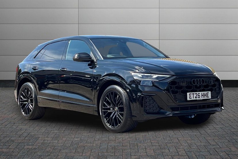 Audi Q8 listing photo