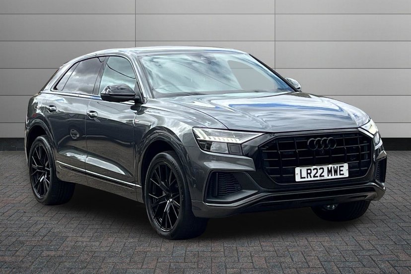 Audi Q8 listing photo