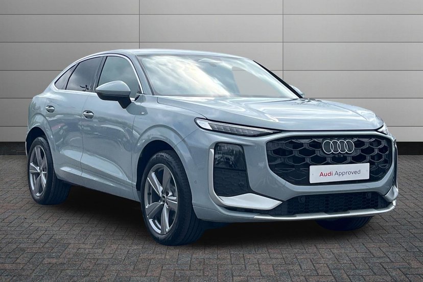 Audi Q3 listing photo