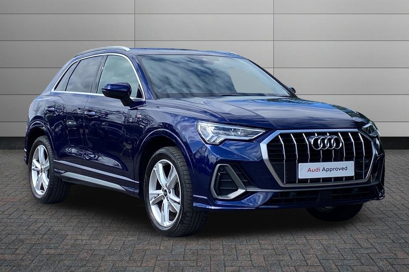 Audi Q3 listing photo