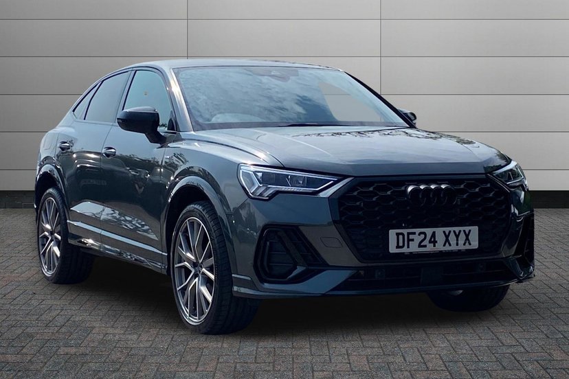 Audi Q3 listing photo