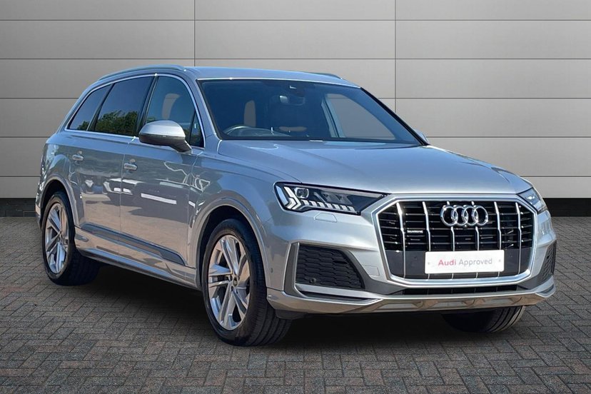 Audi Q7 listing photo