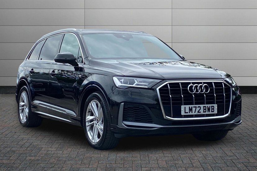 Audi Q7 listing photo