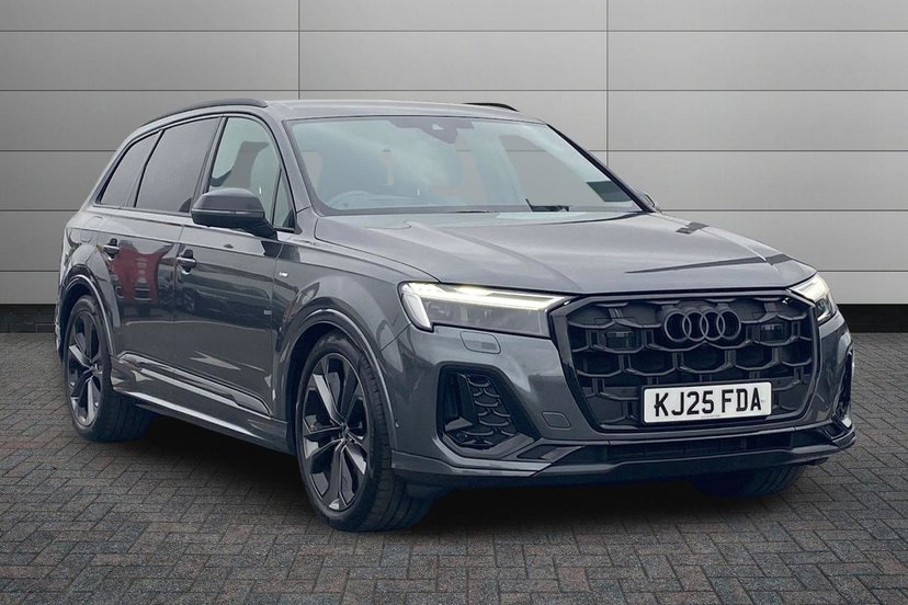 Audi Q7 listing photo
