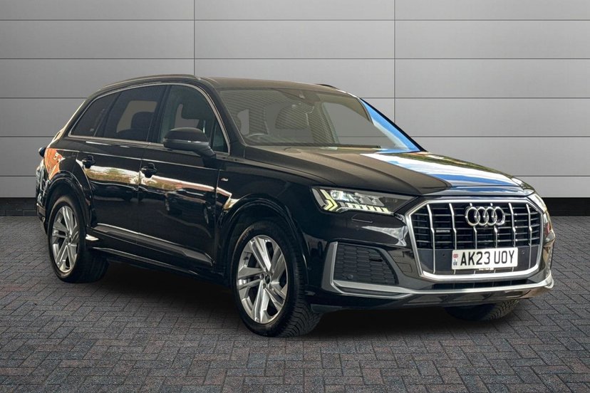 Audi Q7 listing photo