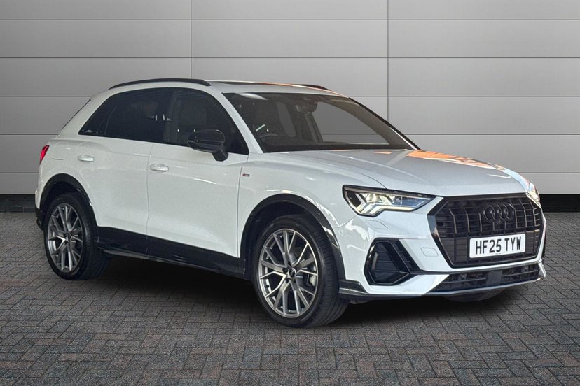 Audi Q3 listing photo