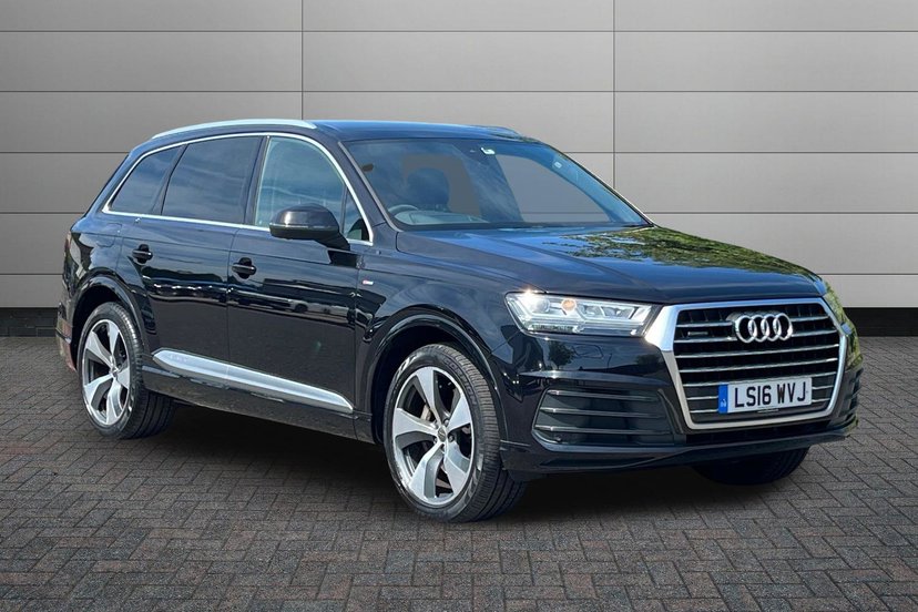 Audi Q7 listing photo