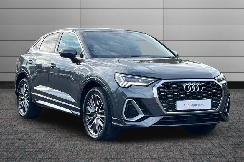 Audi Q3 listing photo