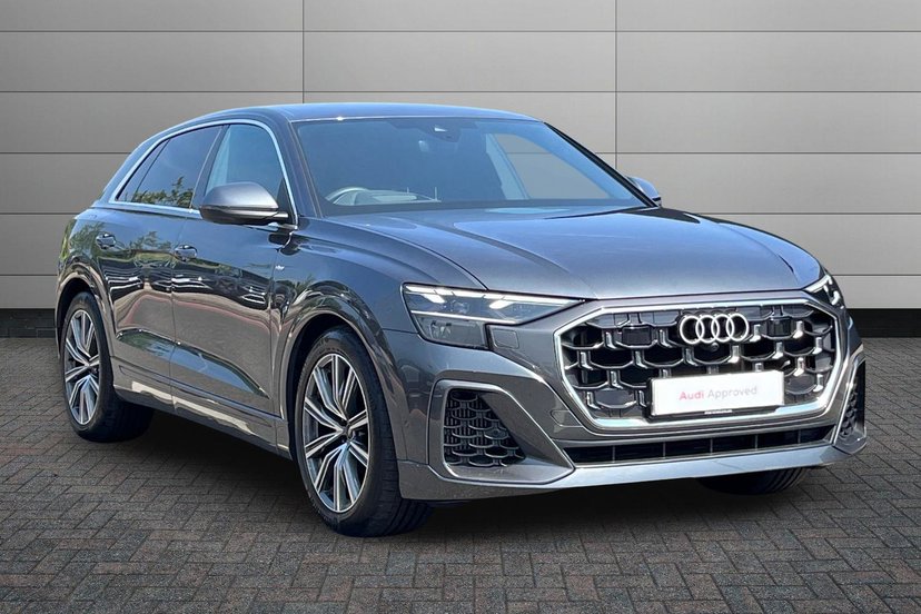 Audi Q8 listing photo