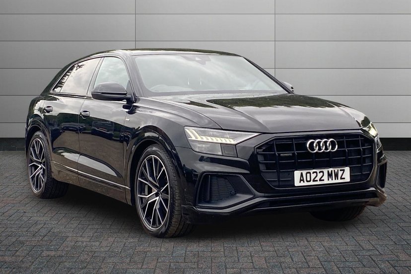 Audi Q8 listing photo