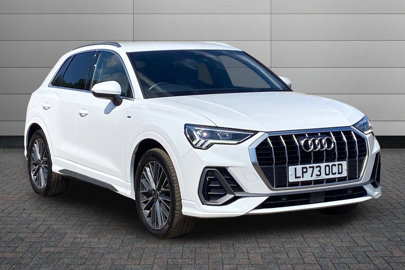 Audi Q3 listing photo