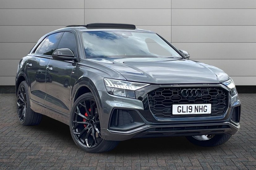 Audi Q8 listing photo