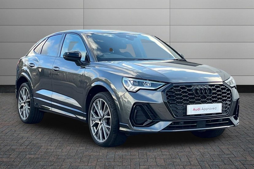 Audi Q3 listing photo