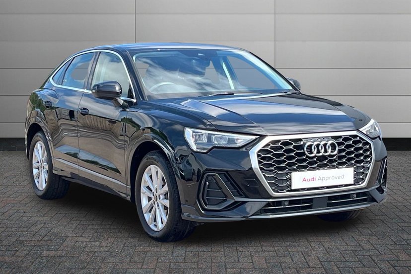 Audi Q3 listing photo