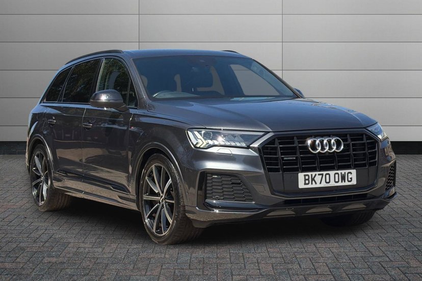 Audi Q7 listing photo