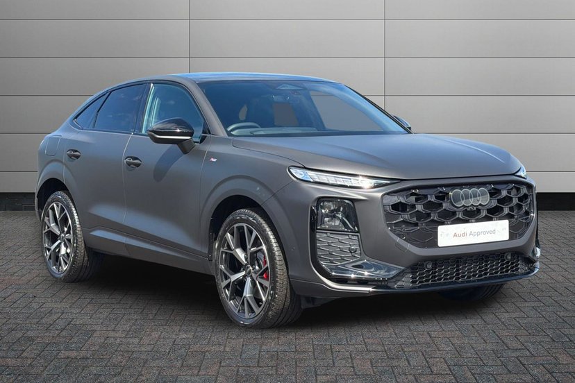 Audi Q3 listing photo