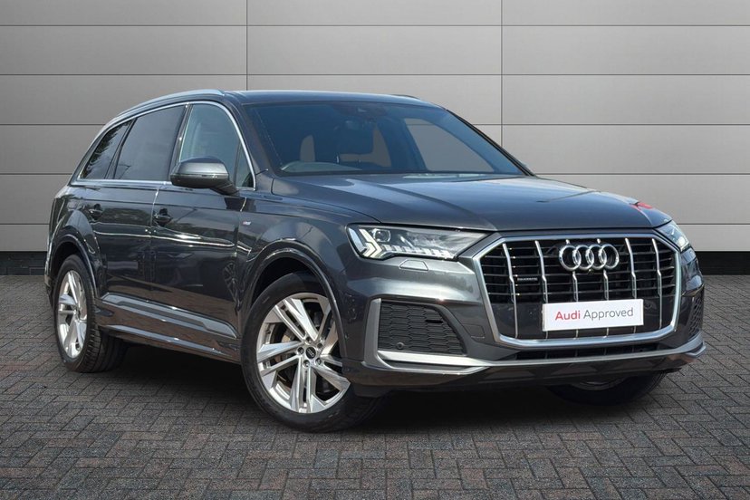 Audi Q7 listing photo