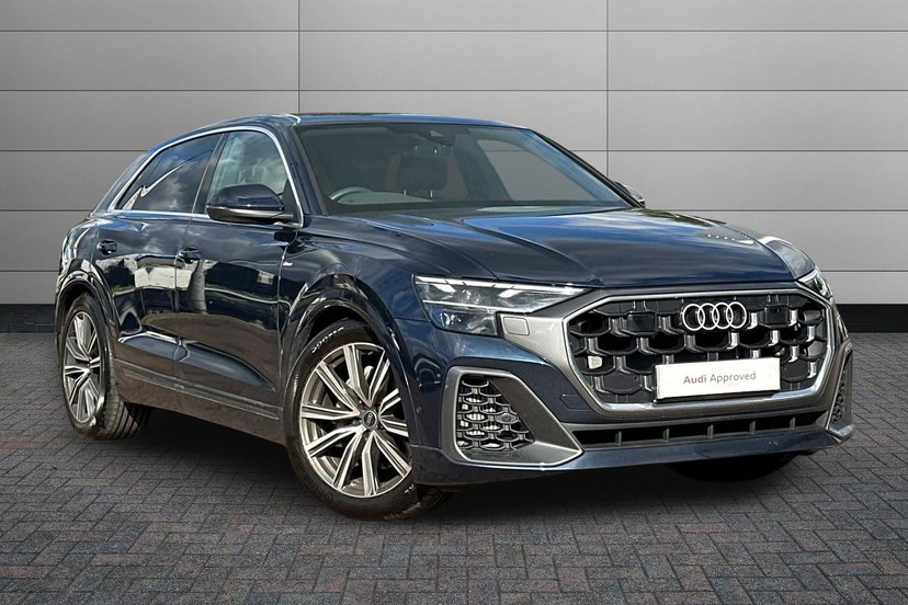 Audi Q8 listing photo