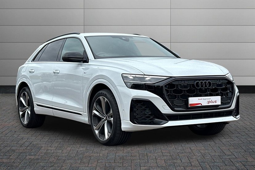 Audi Q8 listing photo