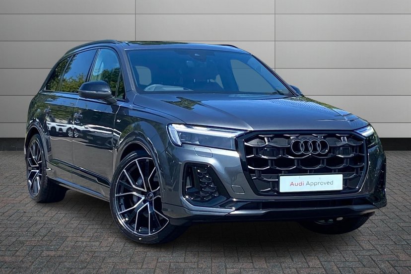 Audi Q7 listing photo