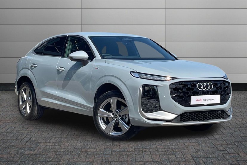 Audi Q3 listing photo