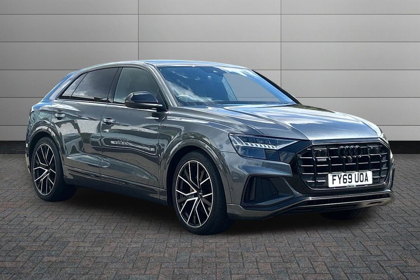 Audi Q8 listing photo