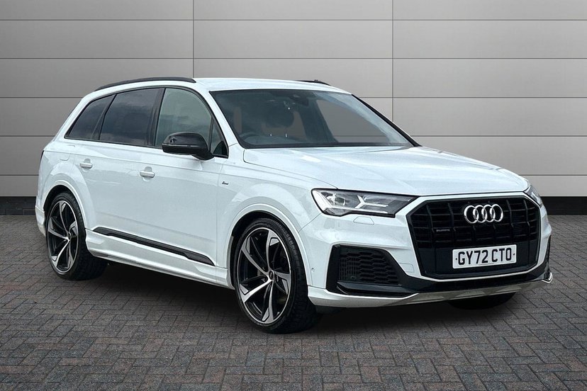 Audi Q7 listing photo