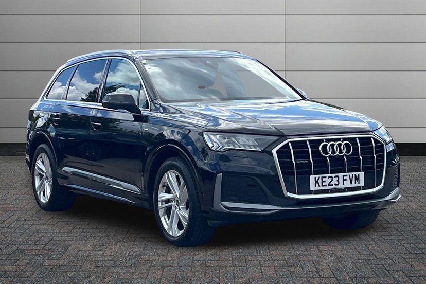 Audi Q7 listing photo