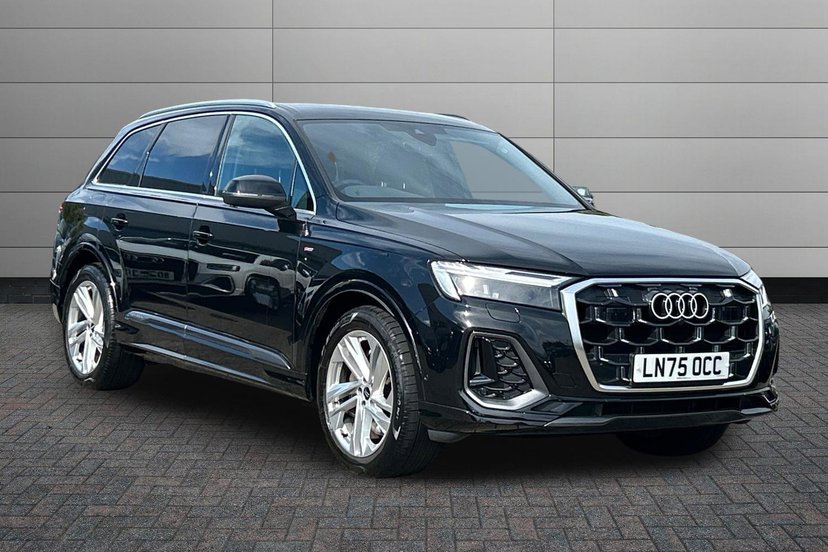 Audi Q7 listing photo
