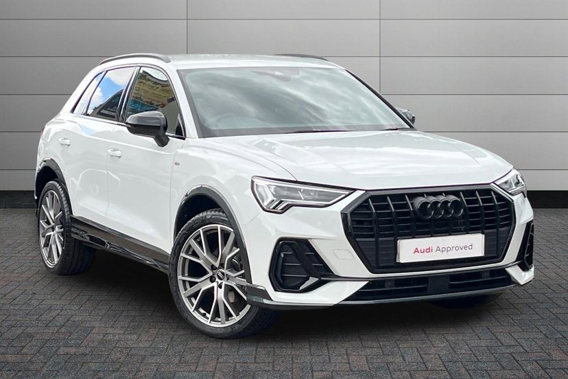 Audi Q3 listing photo