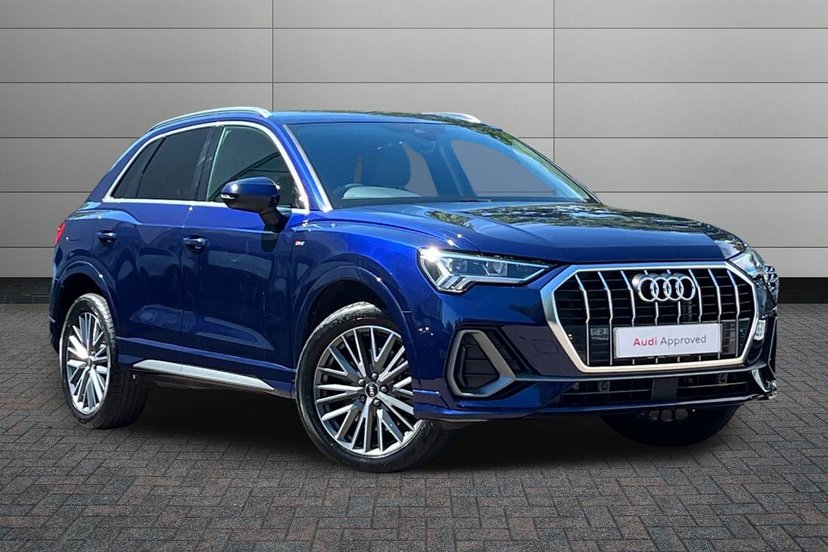 Audi Q3 listing photo