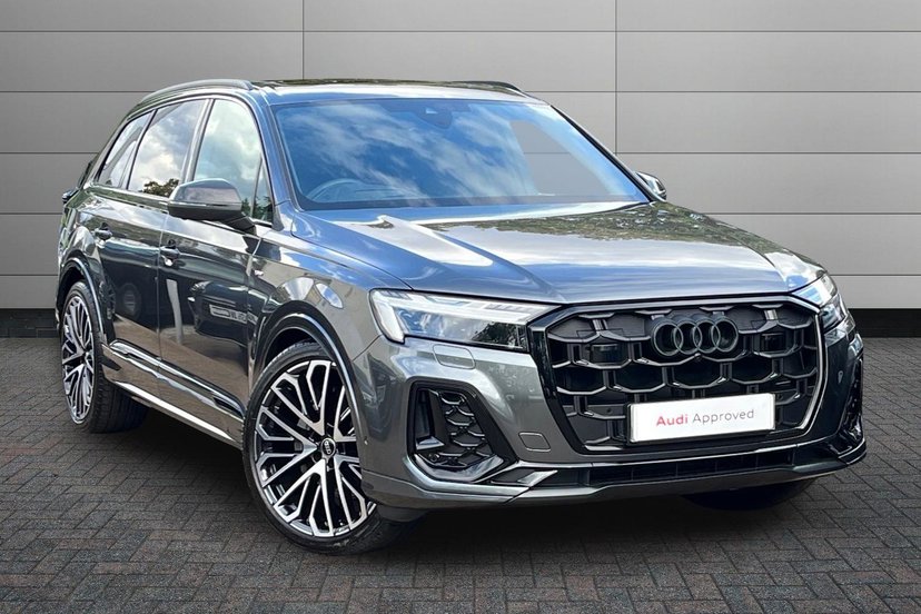 Audi Q7 listing photo