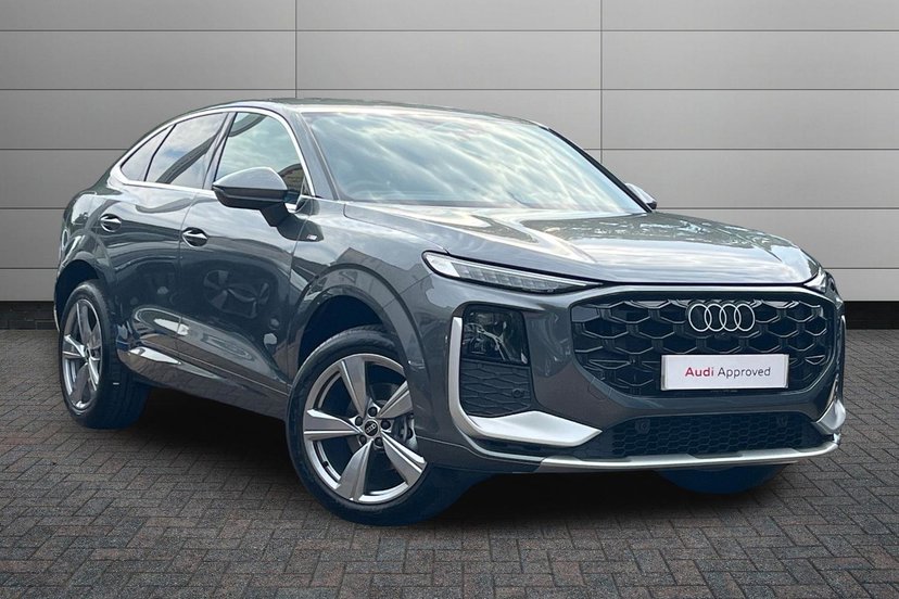Audi Q3 listing photo