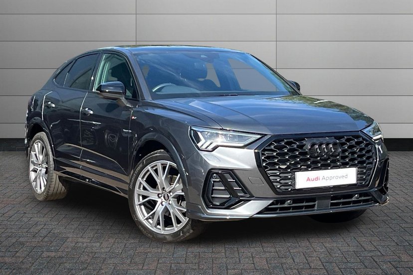 Audi Q3 listing photo