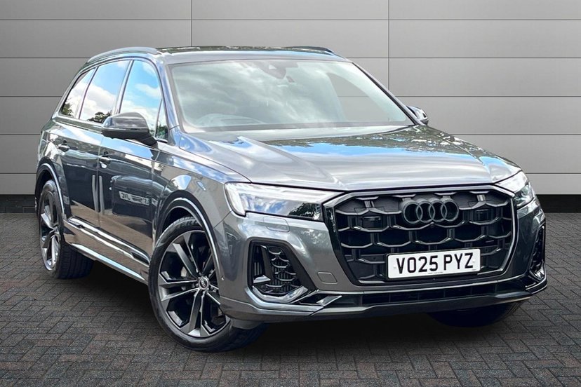 Audi Q7 listing photo