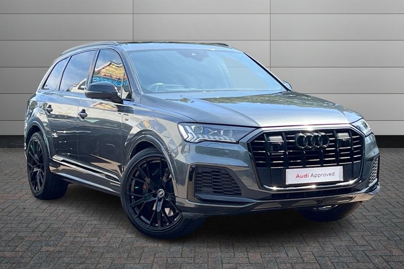 Audi Q7 listing photo