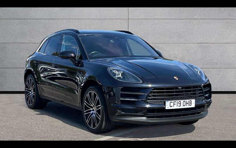 Porsche Macan listing photo