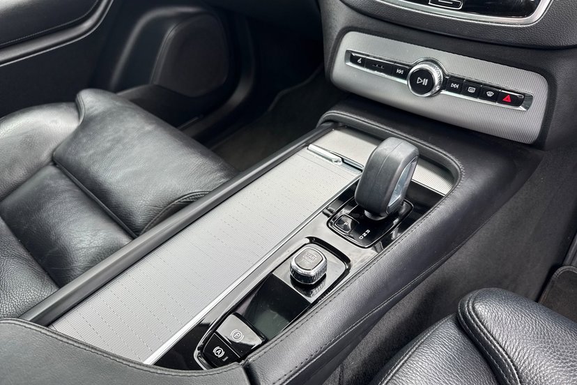 2023 Volvo XC90 thumbnail 9