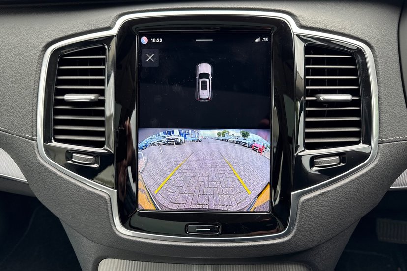 2022 Volvo XC90 thumbnail 17