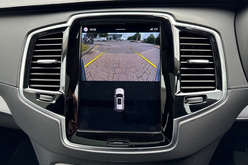 2022 Volvo XC90 thumbnail 18