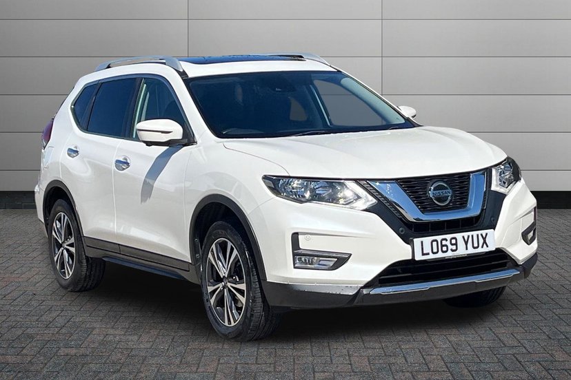 Nissan X-TRAIL listing photo