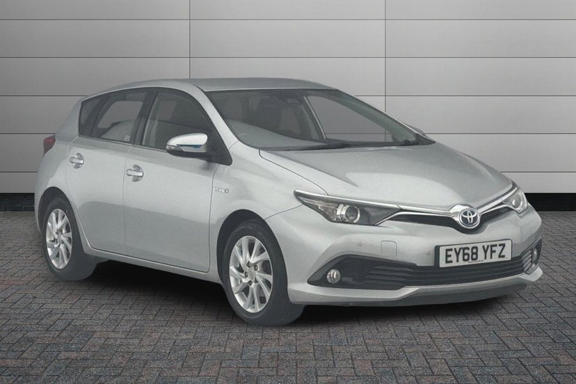 Toyota Auris listing photo