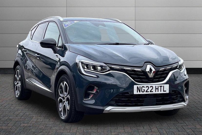 Renault Captur listing photo