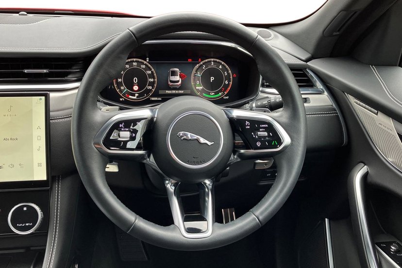 2023 Jaguar F-PACE thumbnail 16