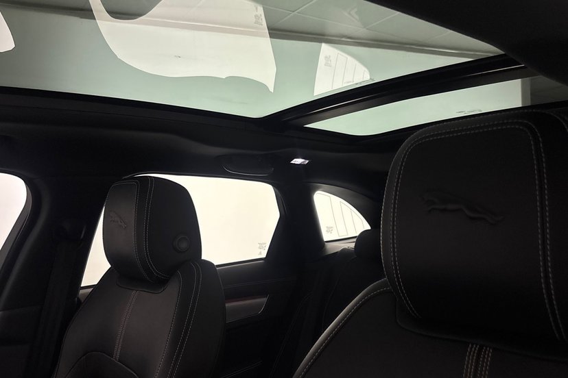 2021 Jaguar F-PACE thumbnail 24