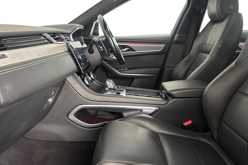 2021 Jaguar F-PACE thumbnail 4