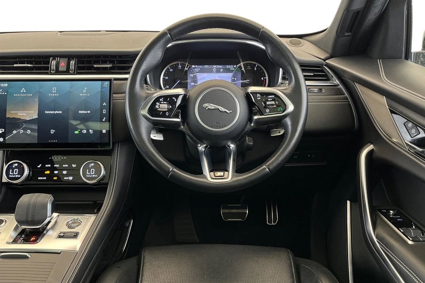 2023 Jaguar F-Pace thumbnail 16