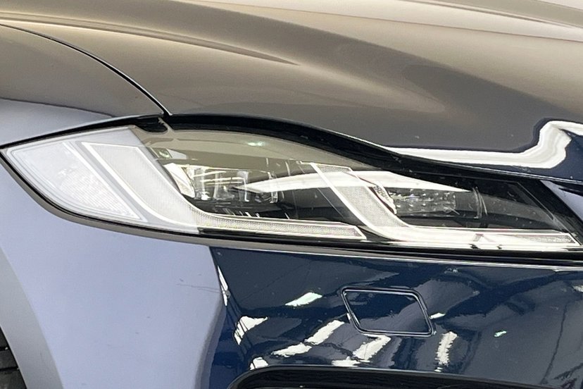 2023 Jaguar F-Pace thumbnail 18